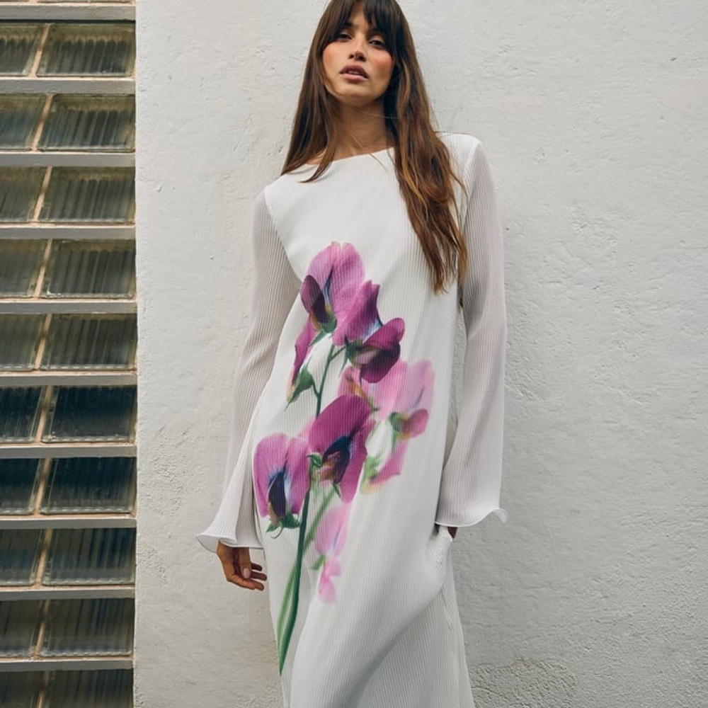 White Na-kd dress with elegant floral print.